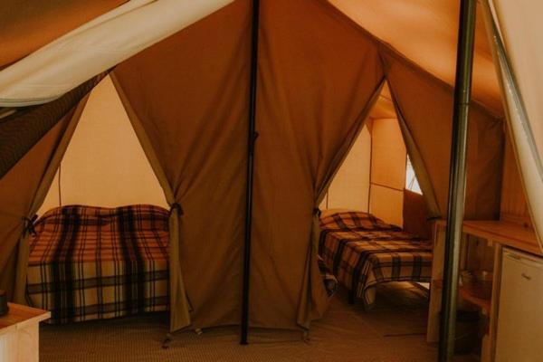 Onlycamp Le Pont Romain Yvre-l'Eveque Экстерьер фото